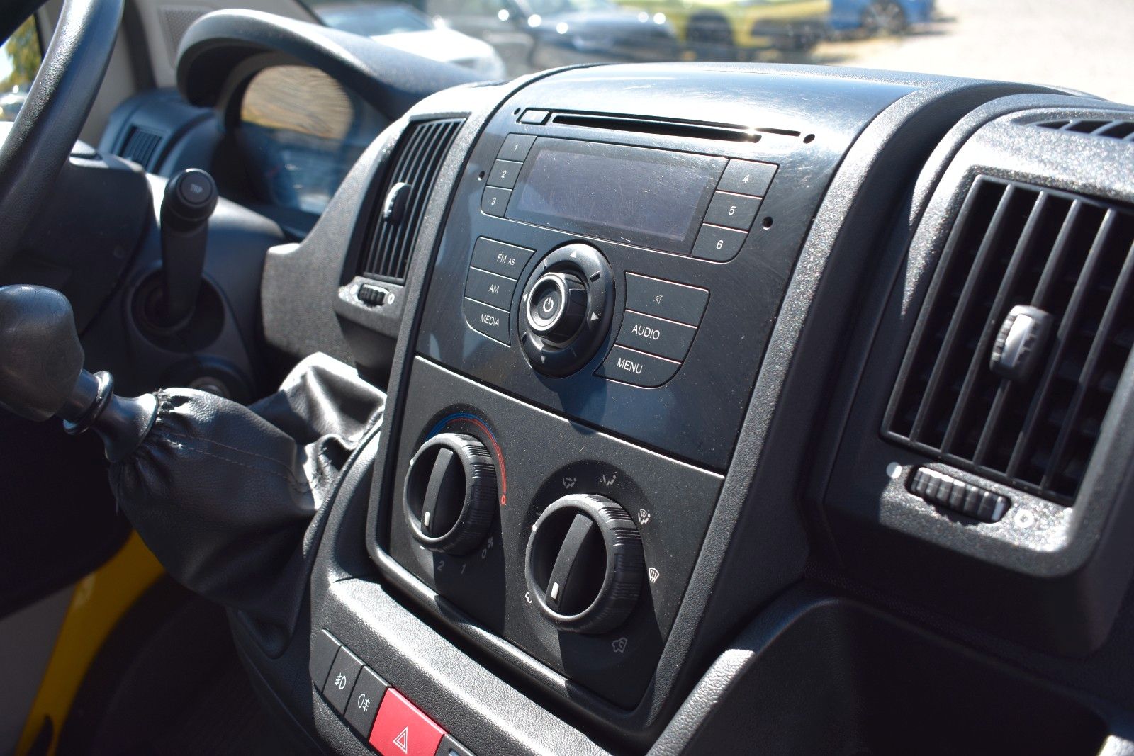Fahrzeugabbildung Citroën Jumper Cabine Approfondie 7Sitz/Schiebetür