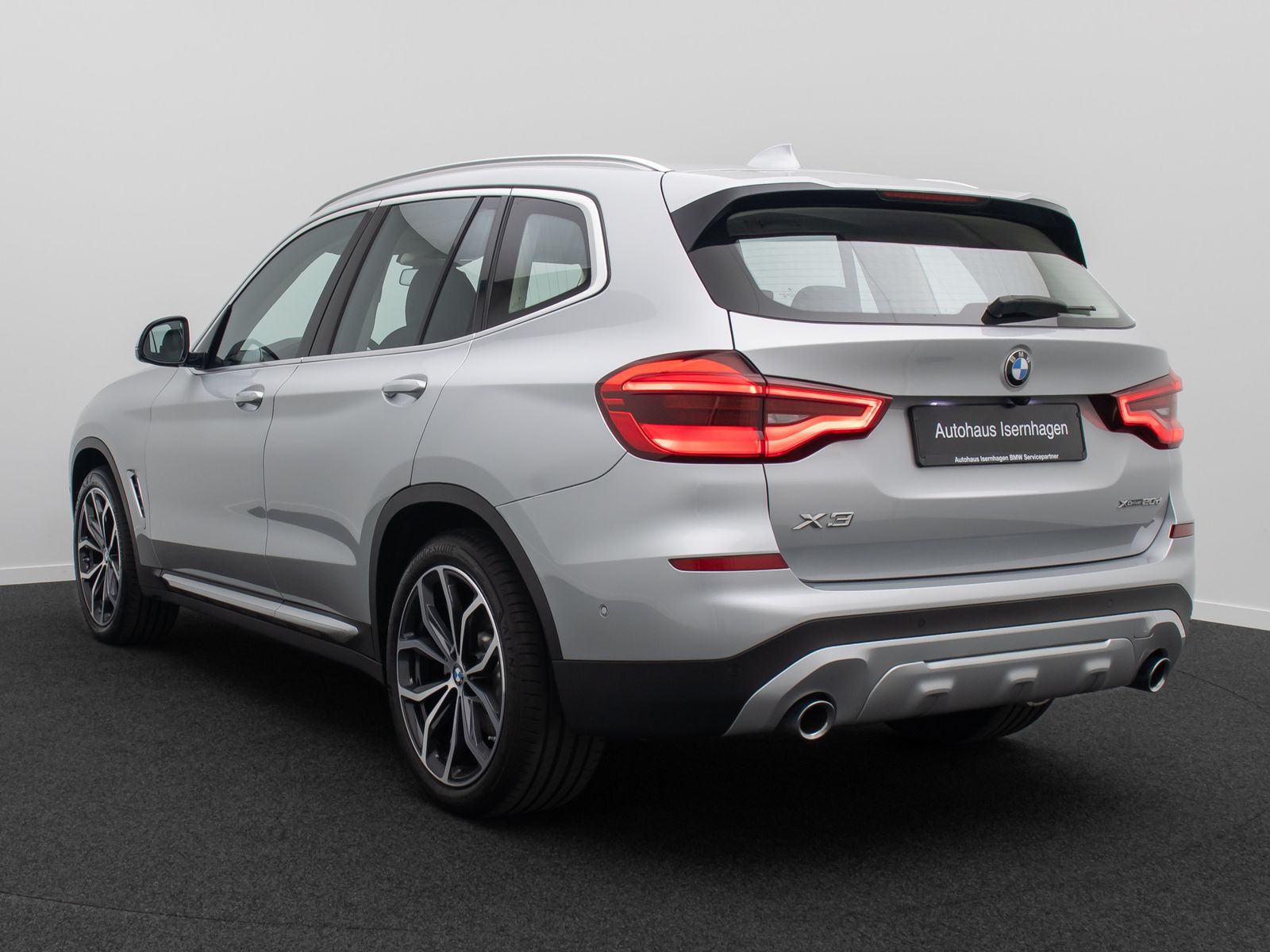 Fahrzeugabbildung BMW X3 xD20d  xLine Kamera DAB CockPit+AHK Sport 20"