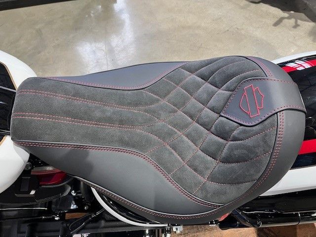 Fahrzeugabbildung Harley-Davidson FXBRS Breakout 117cui CVO UmbauUmbau