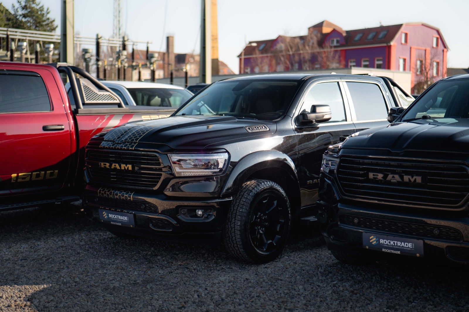 Fahrzeugabbildung Dodge RAM 5.7 V8 HEMI 4x4 OFFROAD Night GOLD EDITION