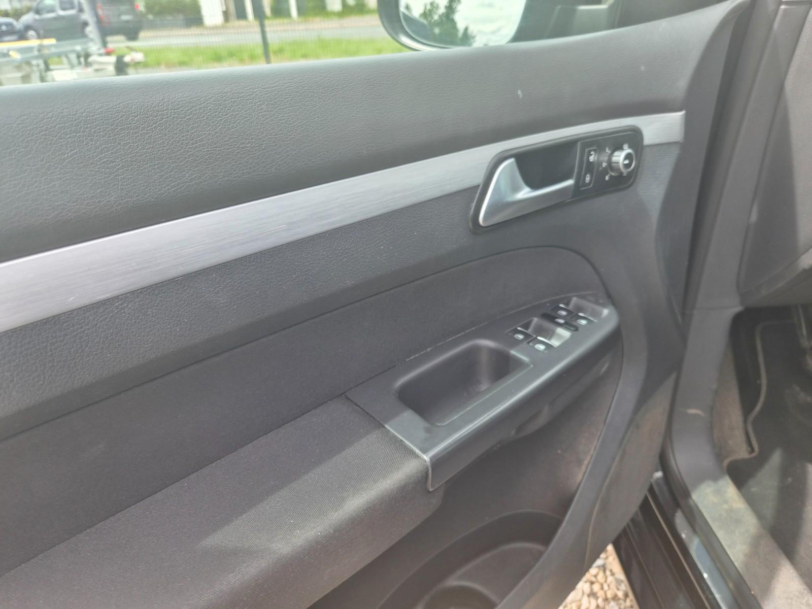 Volkswagen Touran 2014 — photo 12