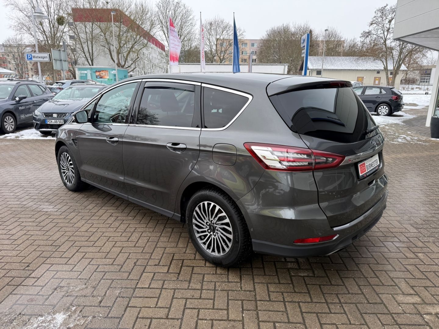 Fahrzeugabbildung Ford S-Max 2.0 EcoBlue Titanium 7-Sitze ACC LED AHK R