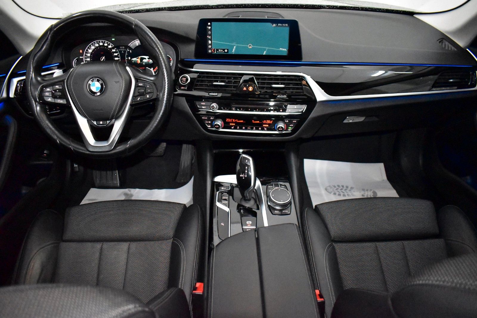 Fahrzeugabbildung BMW 530d xDrive Touring Sport Line T.Leder,Navi,AHK