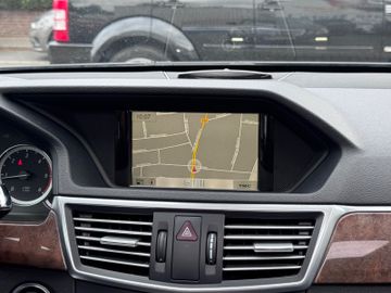 Mercedes E 220 - 11