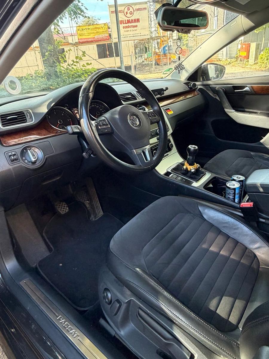 Volkswagen Passat 2011 — photo 10