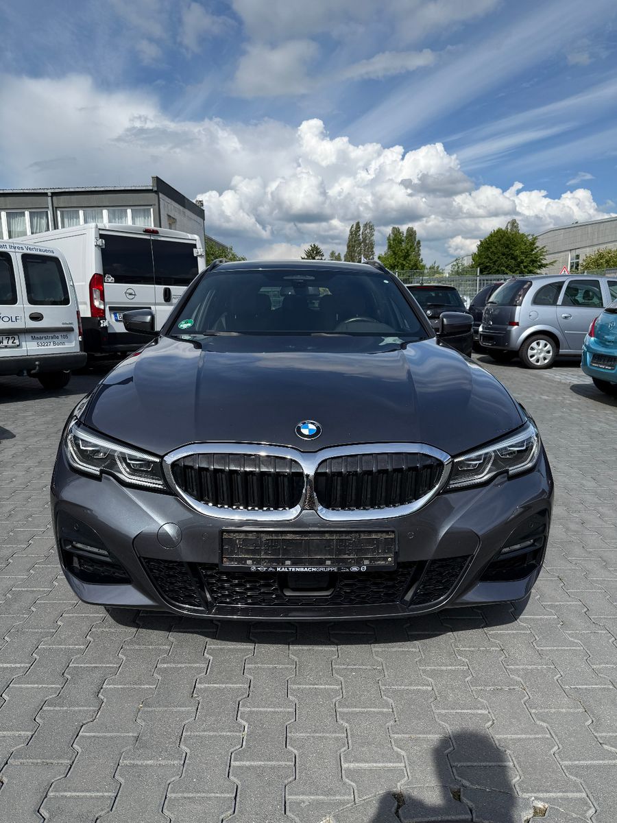 BMW 320 3 Touring 320 d xDrive M Sport foto 3