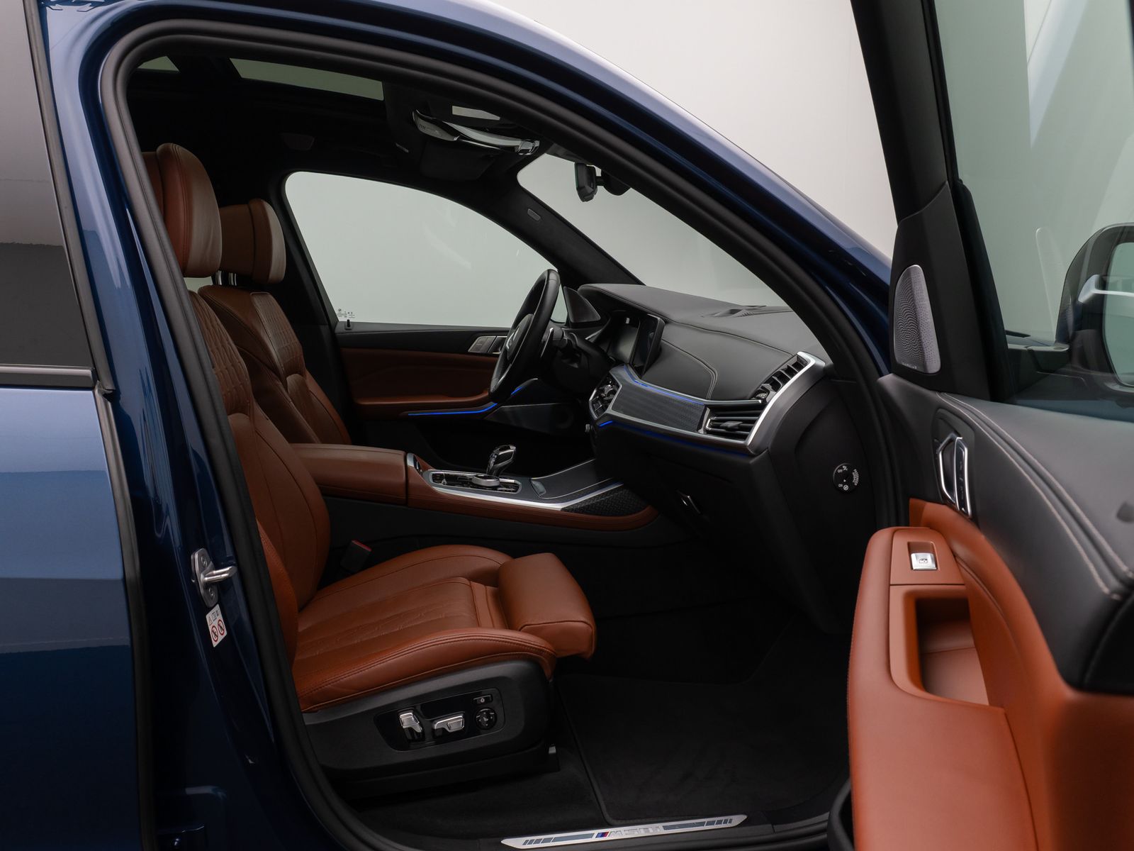 Fahrzeugabbildung BMW X7 M50i  Massage 360°B&W Laser DAB SkyLounge 22"