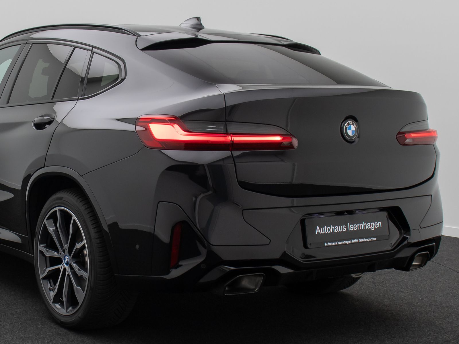 Fahrzeugabbildung BMW X4 xD20d M Sport Panorama HUD H/K DAB Laser AHK