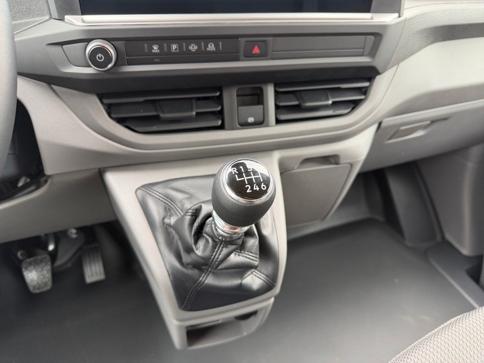 Fahrzeugabbildung Volkswagen Transporter Kasten Plus LR*Klima*AHZV*Holzboden*