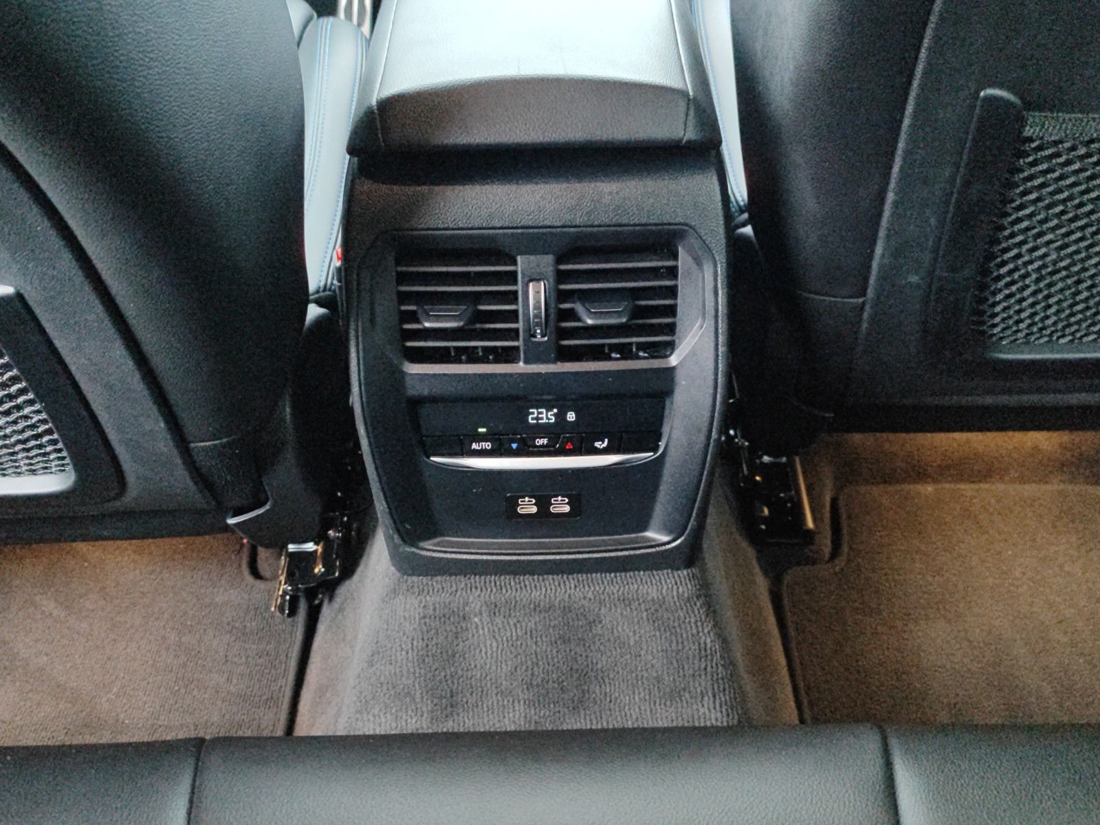 Fahrzeugabbildung BMW 330 d Touring xDrive M Sport/AHK/Hifi/Led/1.Hand