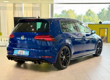 Volkswagen Golf - 6