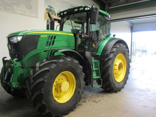 John Deere 6215R  AP40