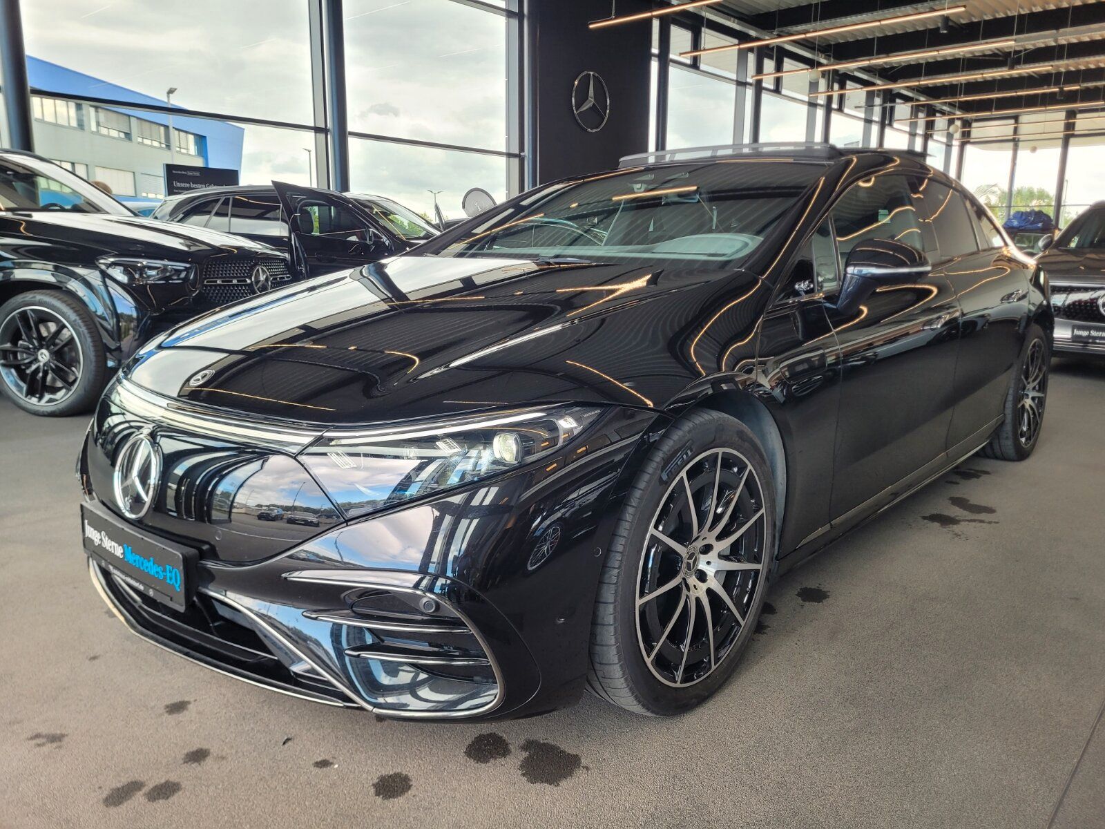 Mercedes-Benz EQS 500 4M AMG NIGHT PANO HYPER PREMIUM 360° foto 2