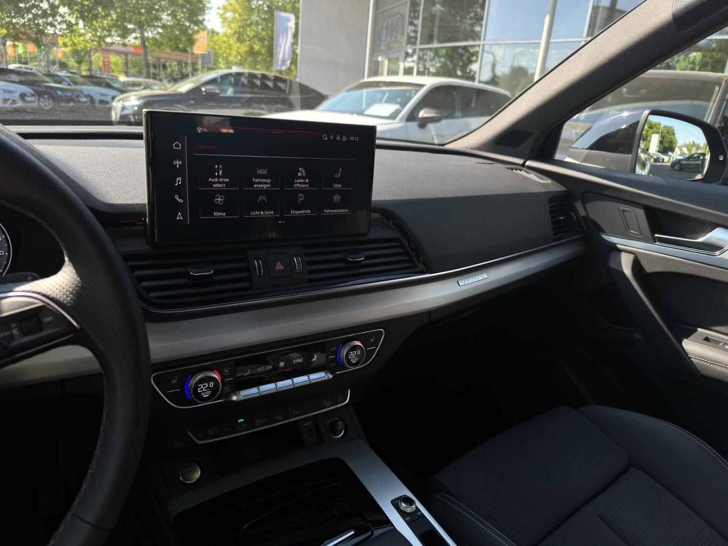 Fahrzeugabbildung Audi Q5 TFSI e S line 55 S Line quattro, Business, B&