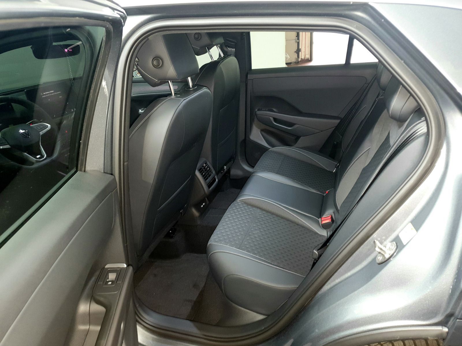 Volkswagen T-Roc - Bild 9
