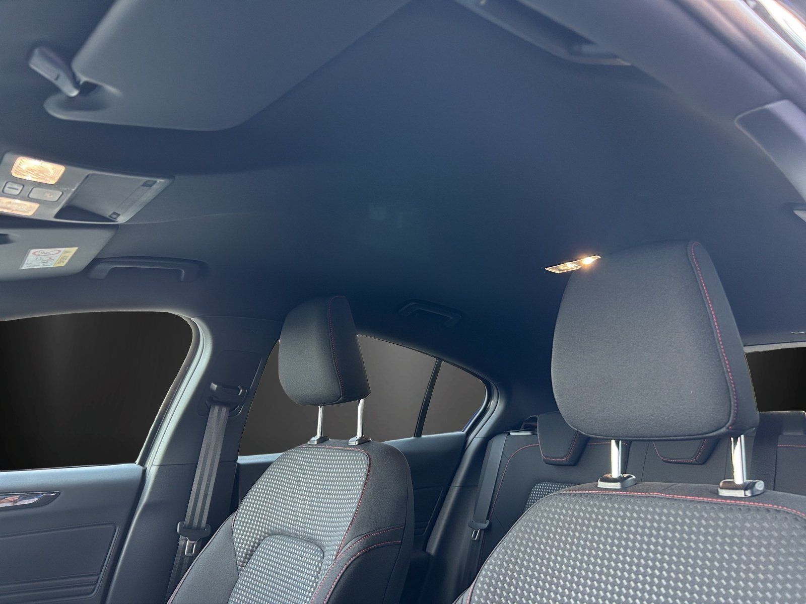 Fahrzeugabbildung Ford Focus ST-Line 5 Türer Styling Pak. Winter Pak.