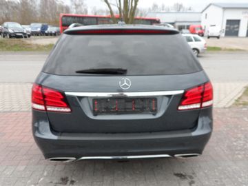 Mercedes E 200 - 5