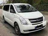 Hyundai H-1 Starex - weiße Hyundai H-1 Starex
