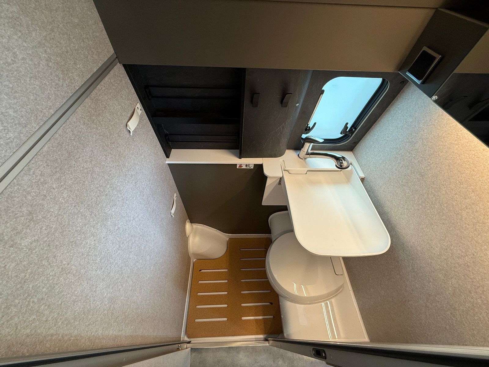 Fahrzeugabbildung HYMER / ERIBA / HYMERCAR Grand Canyon S - MB 600 - 4x4