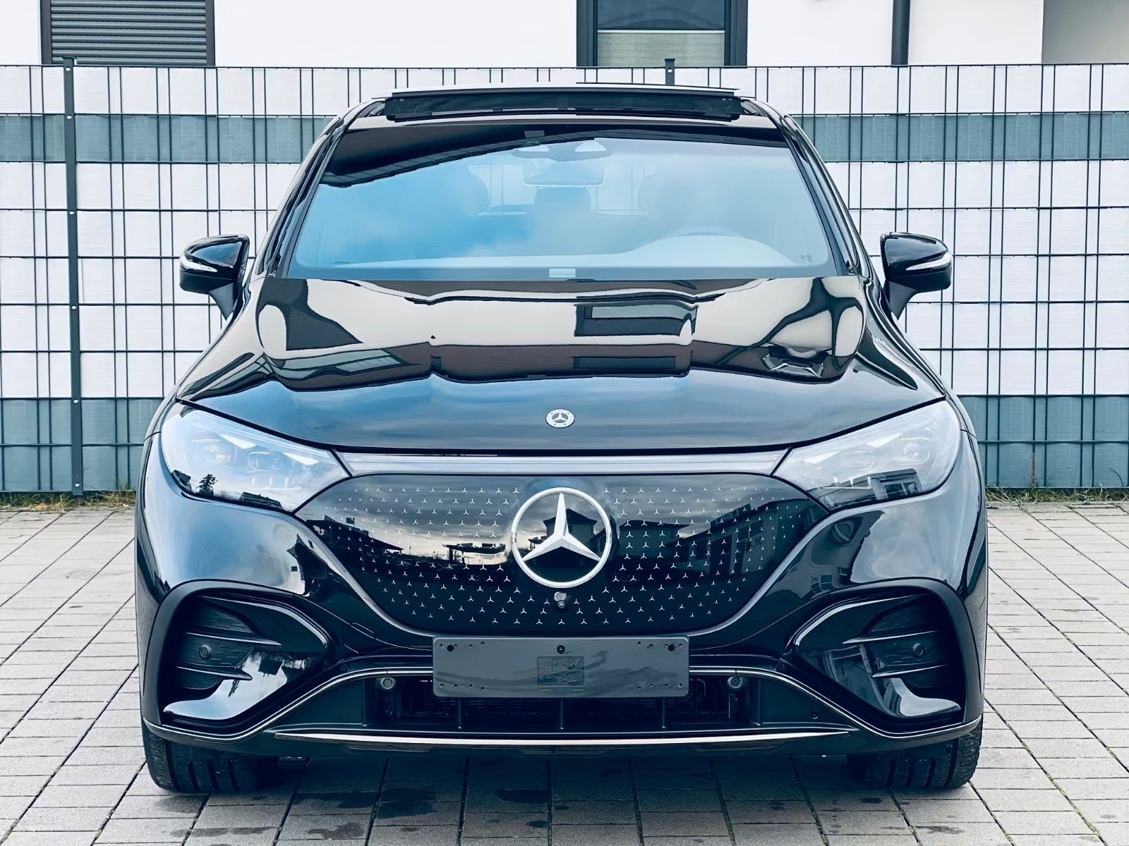 Mercedes-Benz EQE 350+ AMG Line imagem 3