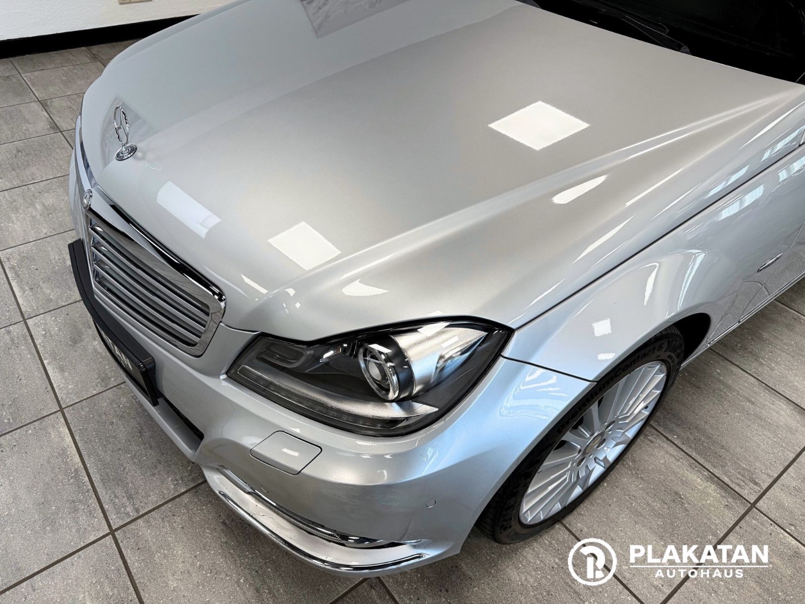 Fahrzeugabbildung Mercedes-Benz C 180CDI T-Model Bi-Xenon Automatik NAVI AHK