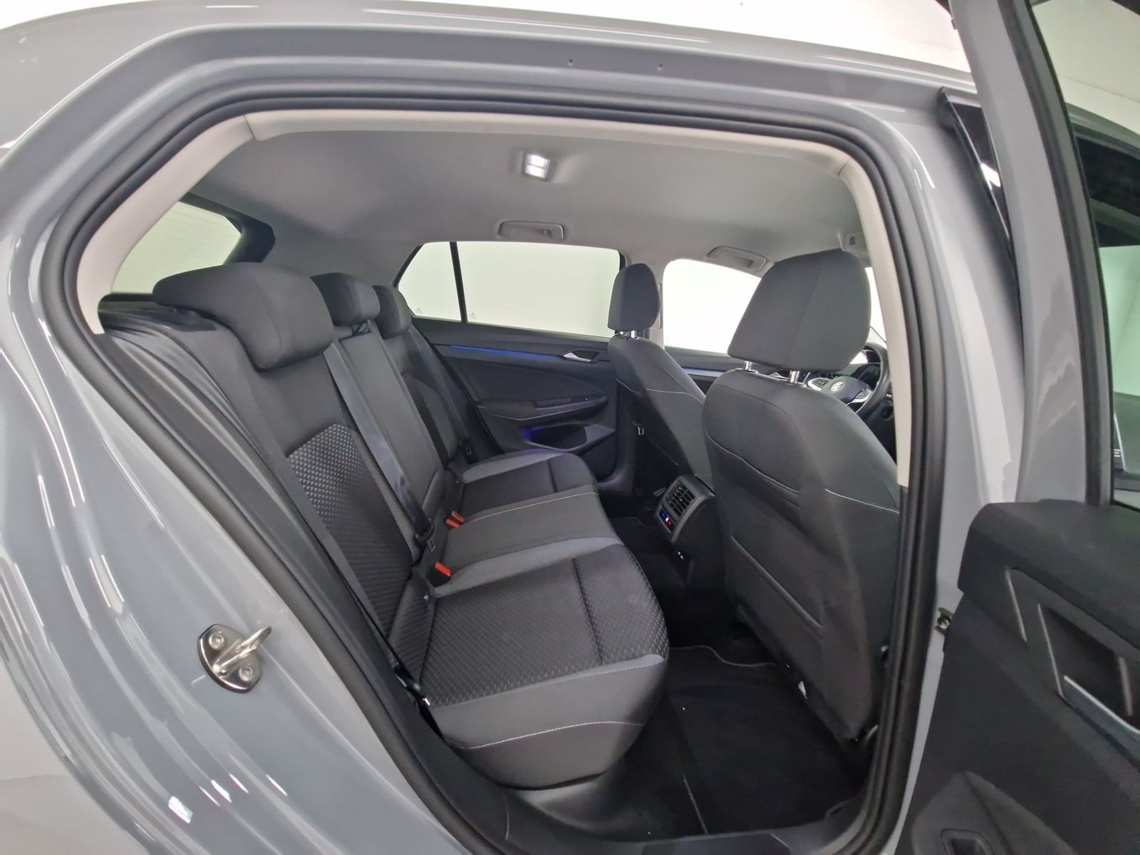 VW Golf VIII 2.0 TDI Active Automatik – Bild 11