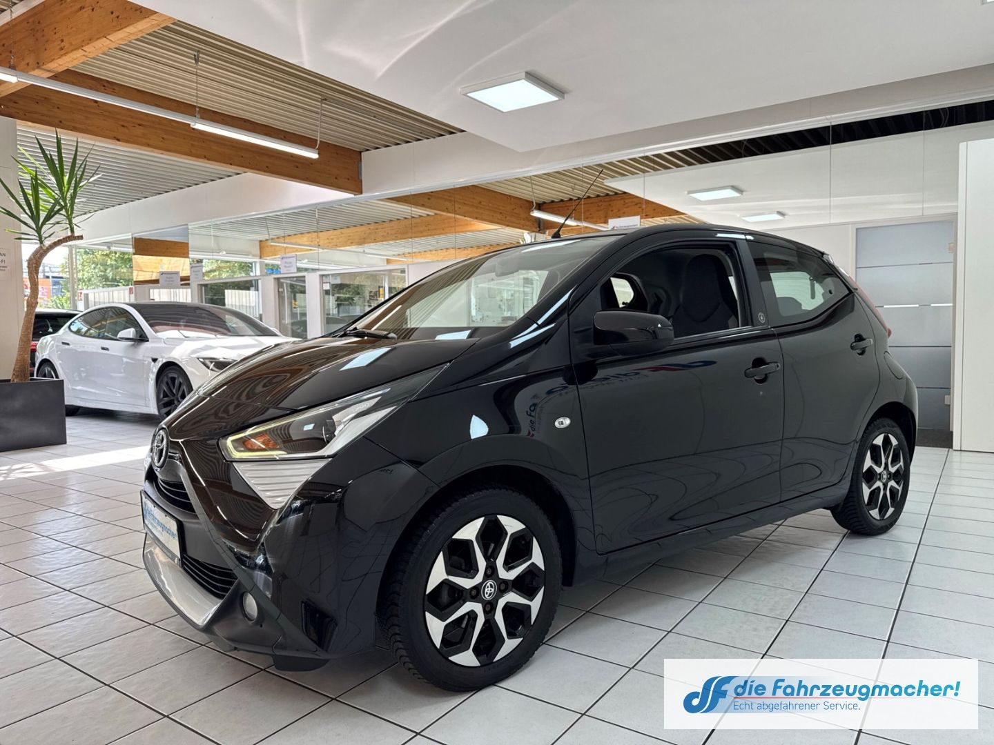 Fahrzeugabbildung Toyota Aygo X-Play Team D 1.0 EU6d-T Apple CarPlay Andr