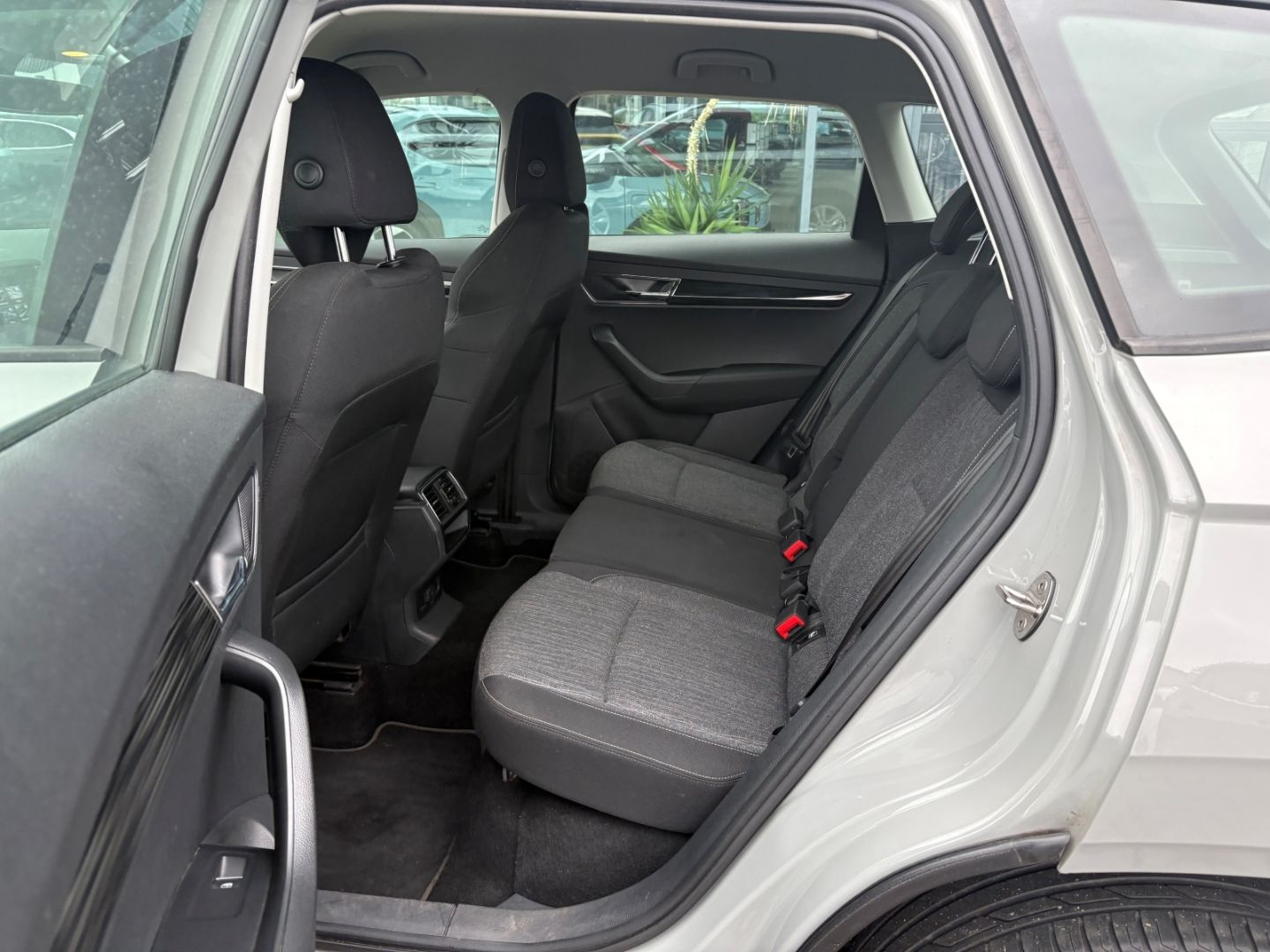 Fahrzeugabbildung SKODA Karoq Style Tempomat PDC Klima SHZ Bluetooth