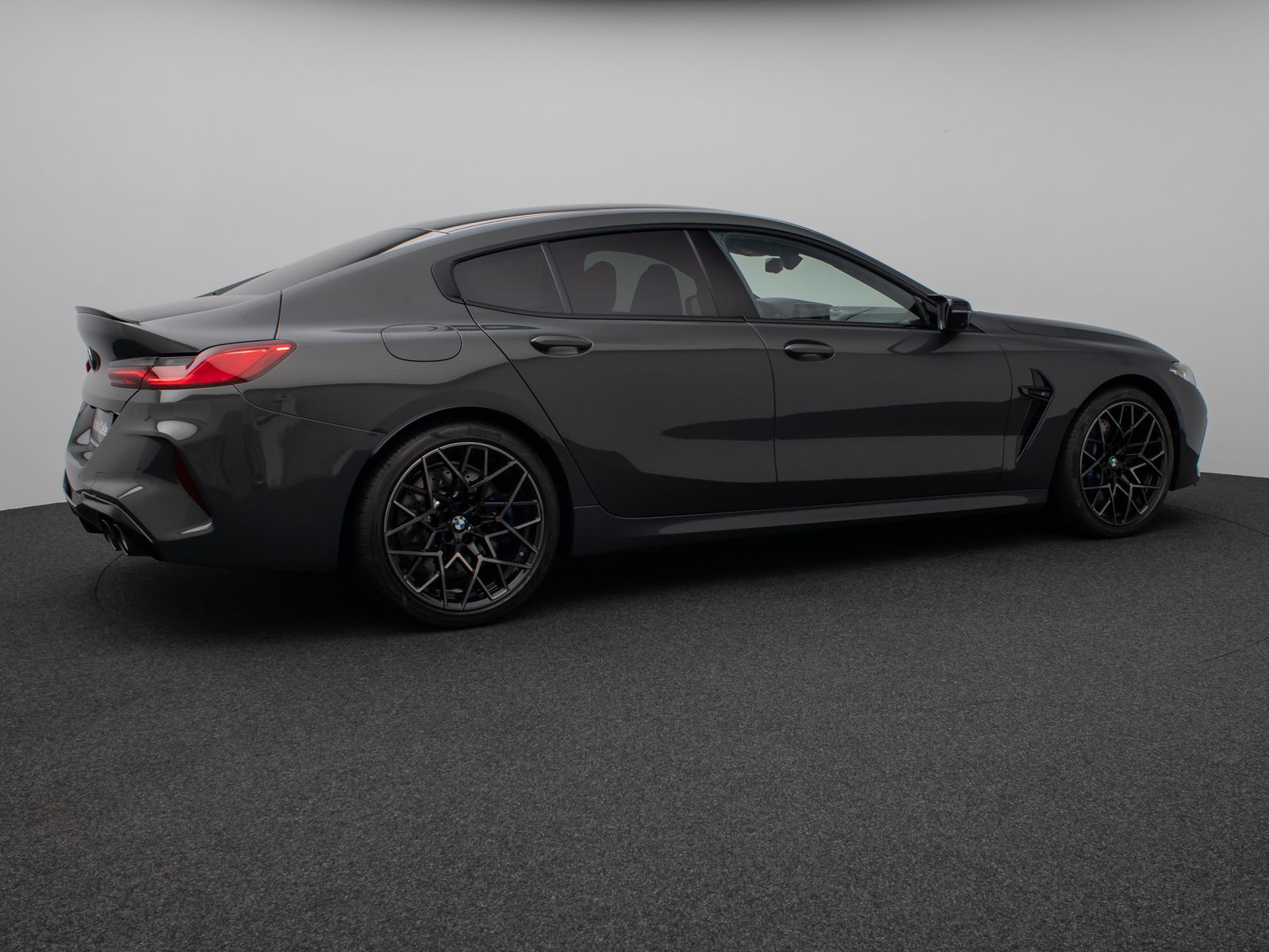 Fahrzeugabbildung BMW M8 Competition xD Gran Coupé 360°Laser HUD B&W