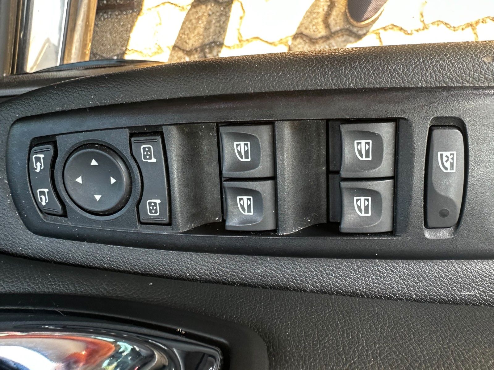 Fahrzeugabbildung Renault Scenic III BOSE / Teilleder / Klimaaut./ Navi.