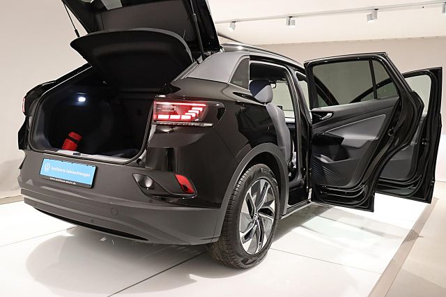 ID.4 Pure 125kW Wärmepumpe IQ-LIGHT ACC Anschlus