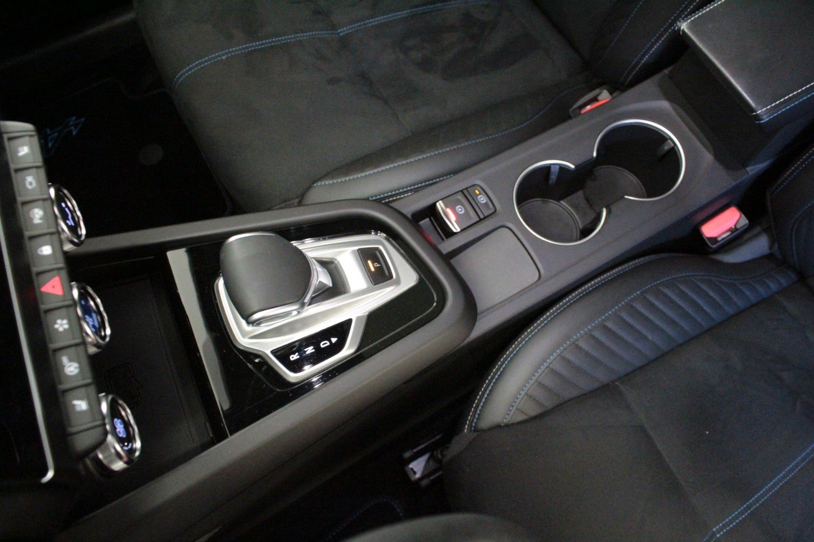 Fahrzeugabbildung Renault Arkana Mild Hybrid 160 EDC Esprit Alpine*15098*