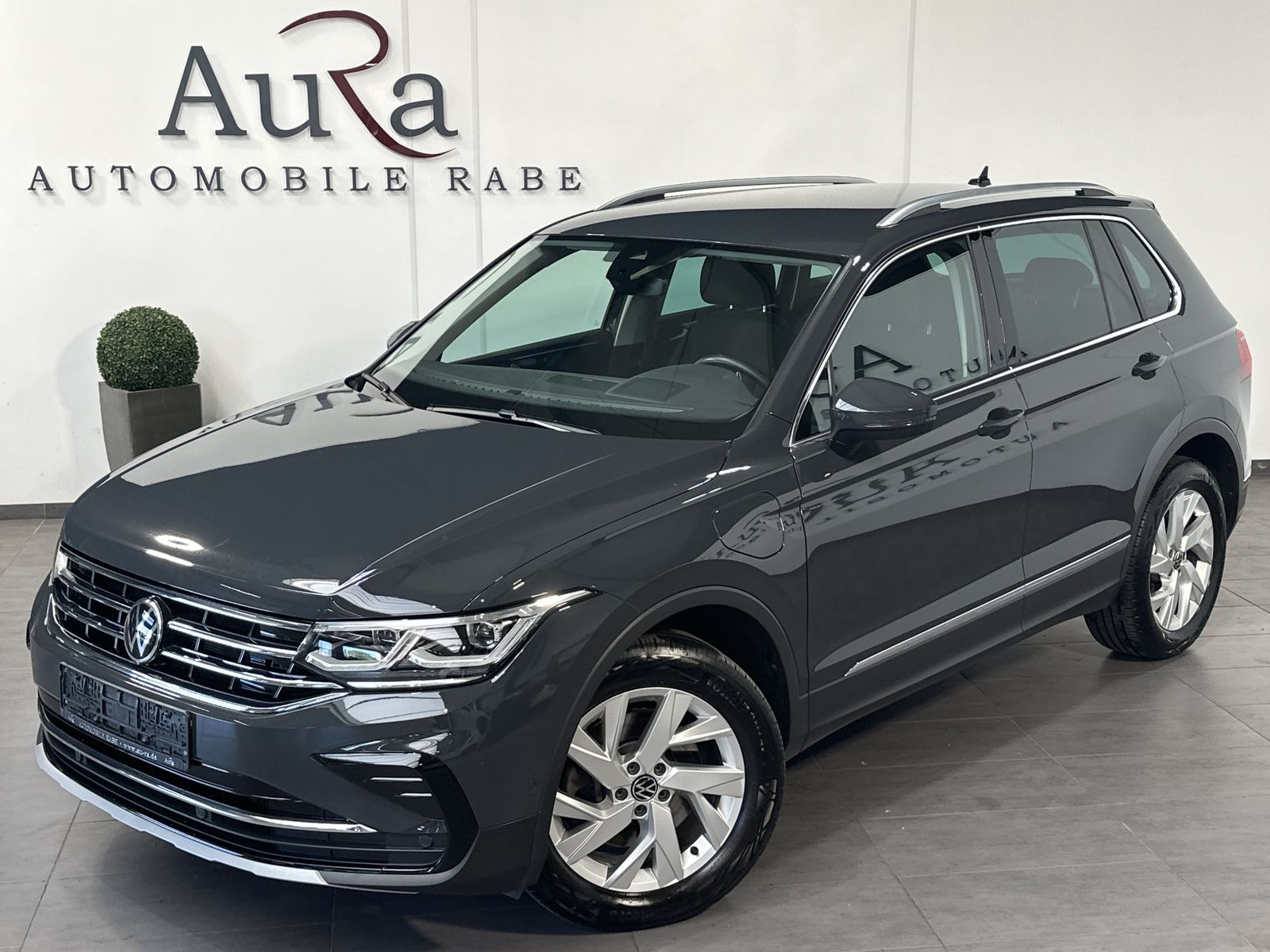 Fahrzeugabbildung Volkswagen Tiguan Elegance eHybrid NAV+IQ-LIGHT+AHK+HEAD-UP