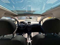 PEUGEOT 207 TÜV02/27*8bereift*Klima*Voll Scheckheft*PANO
