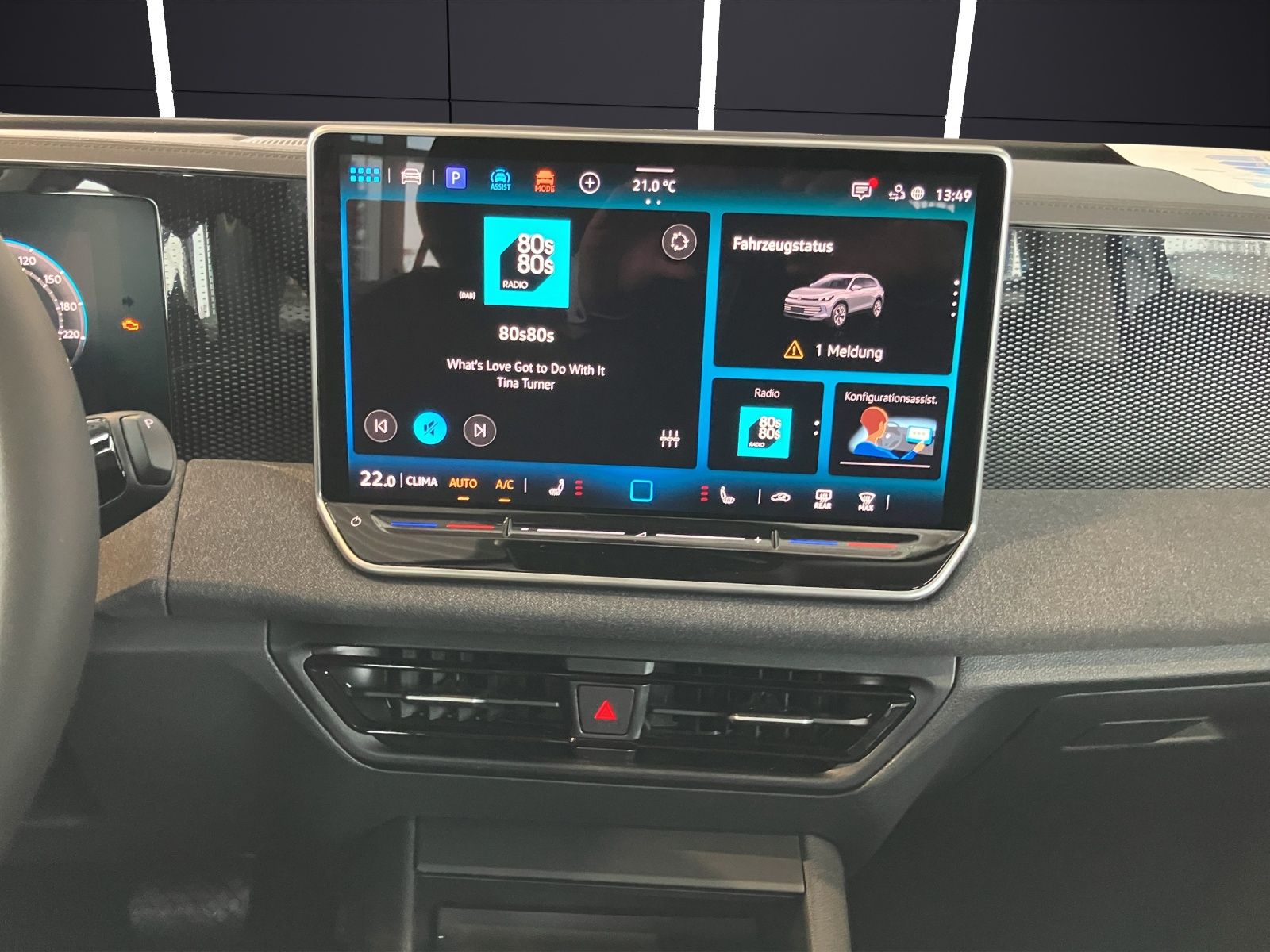 Fahrzeugabbildung Volkswagen Tiguan eTSI  DSG LED AHK RFK