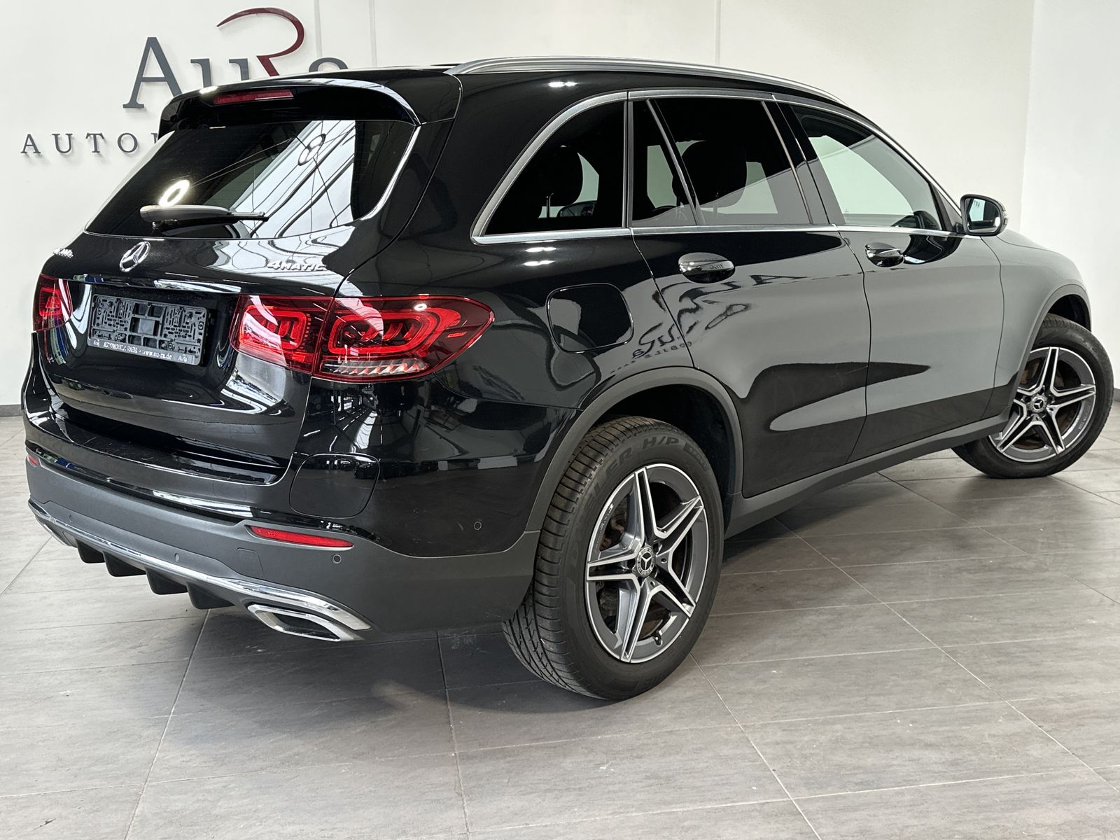 Fahrzeugabbildung Mercedes-Benz GLC 300e 4MATIC AMG Line NAV+HUD+LED+ACC+19ZO+PP