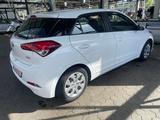 Hyundai i20 1.2 *61000 KM TÜV neu 1 Jahr Garantie* - Hyundai i20: 1.6