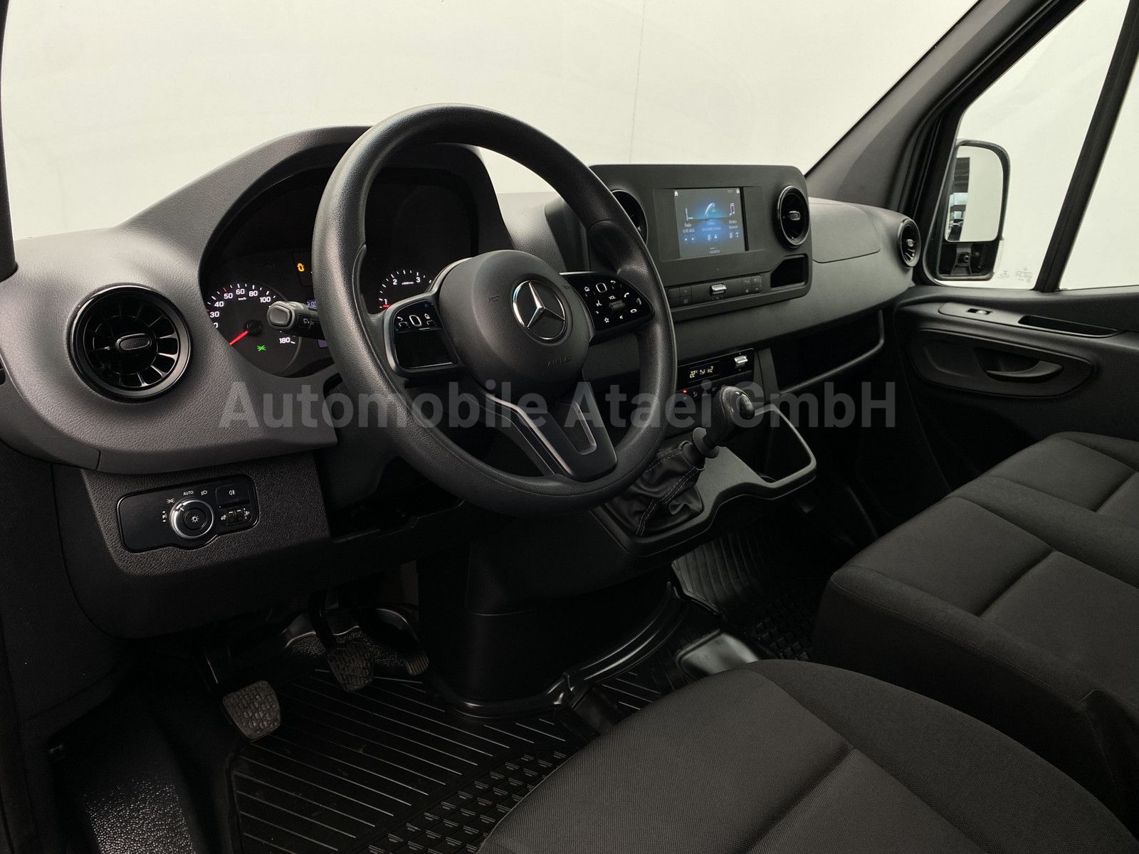 Fahrzeugabbildung Mercedes-Benz Sprinter 316 *2x Schiebetür* MBUX 9768