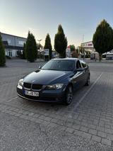 BMW 3er BMW E90 330i - BMW 330: E90 330i