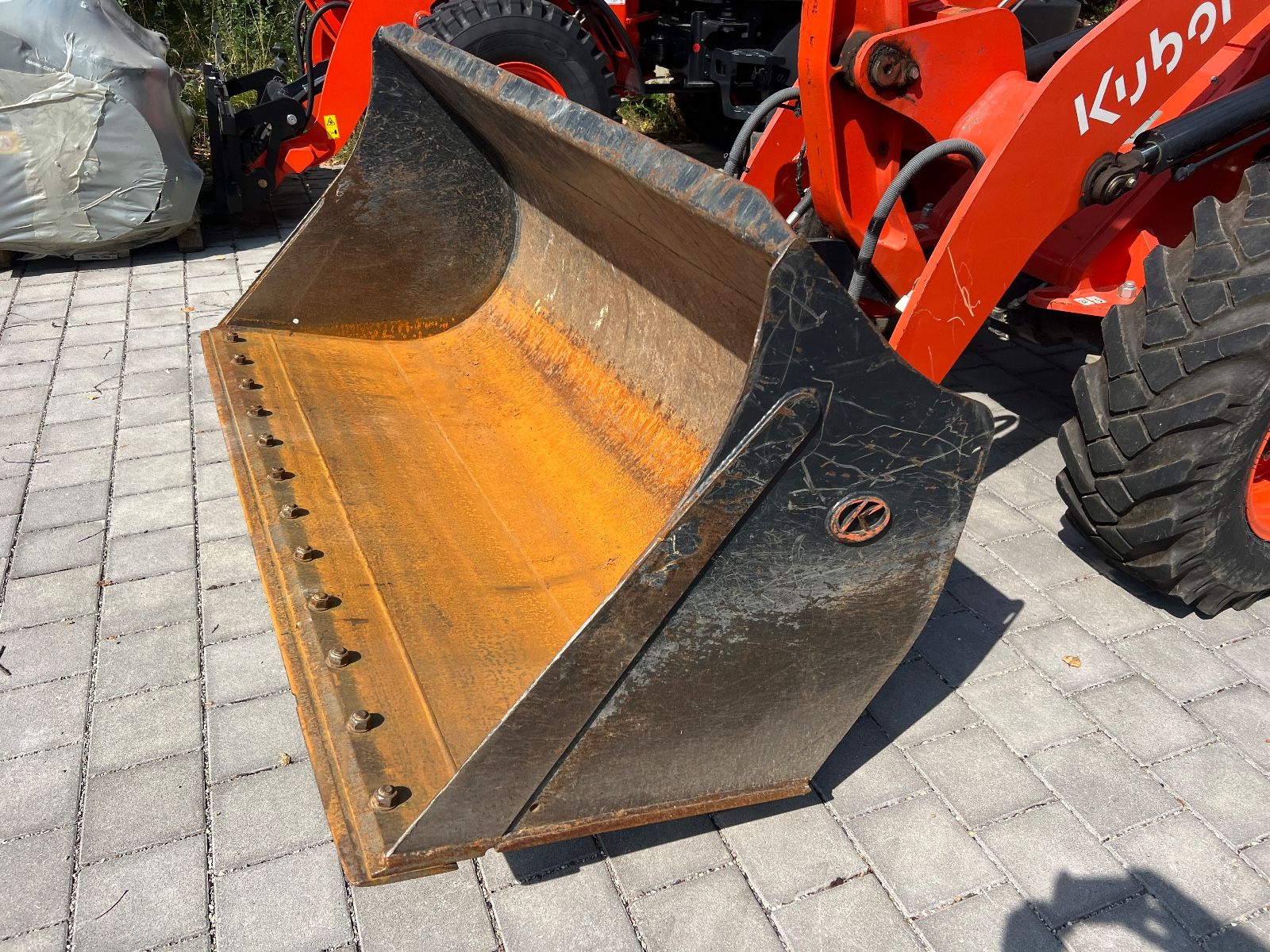 Fahrzeugabbildung Kubota R 090