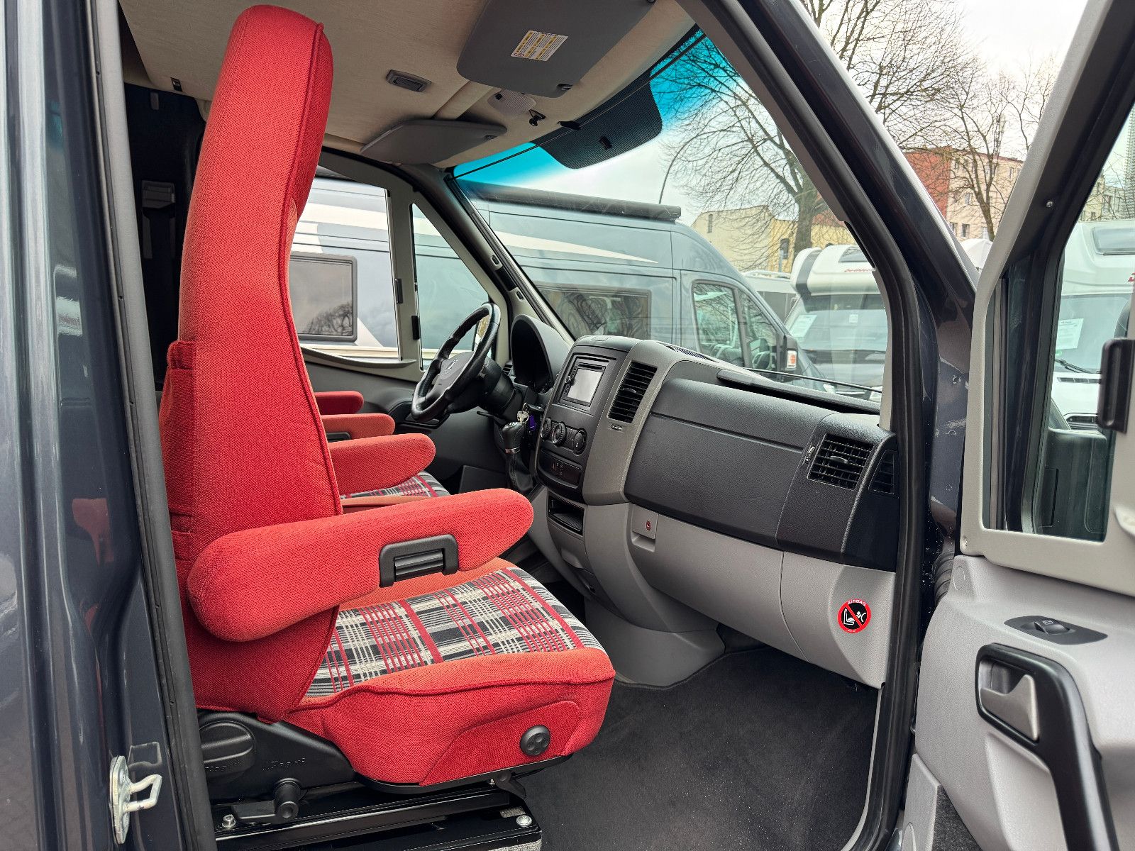 Fahrzeugabbildung La Strada REGENT S MERCEDES SPRINTER 7G-TRONIC SOLAR 1HAND