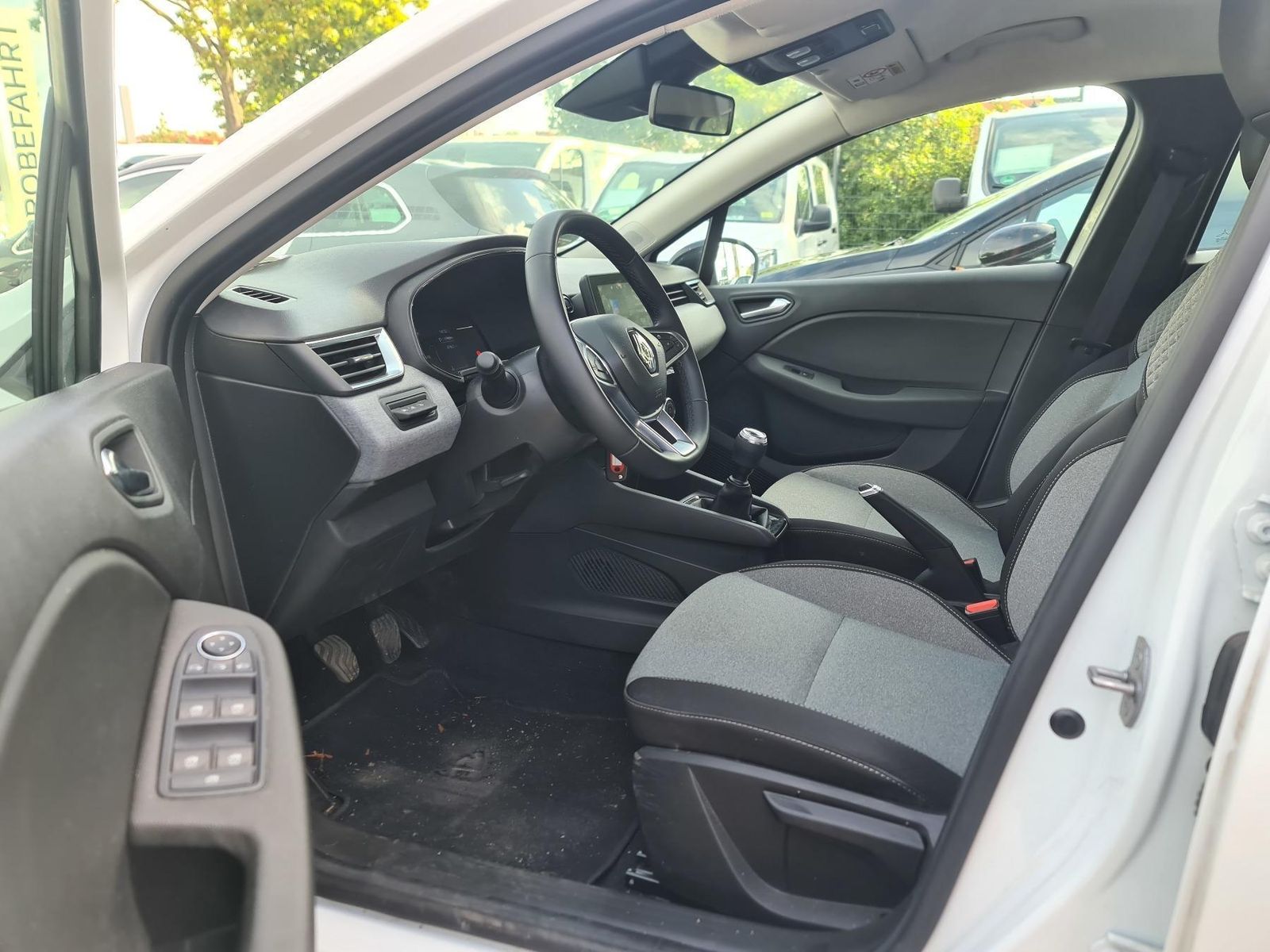 Renault Clio - Bild 11