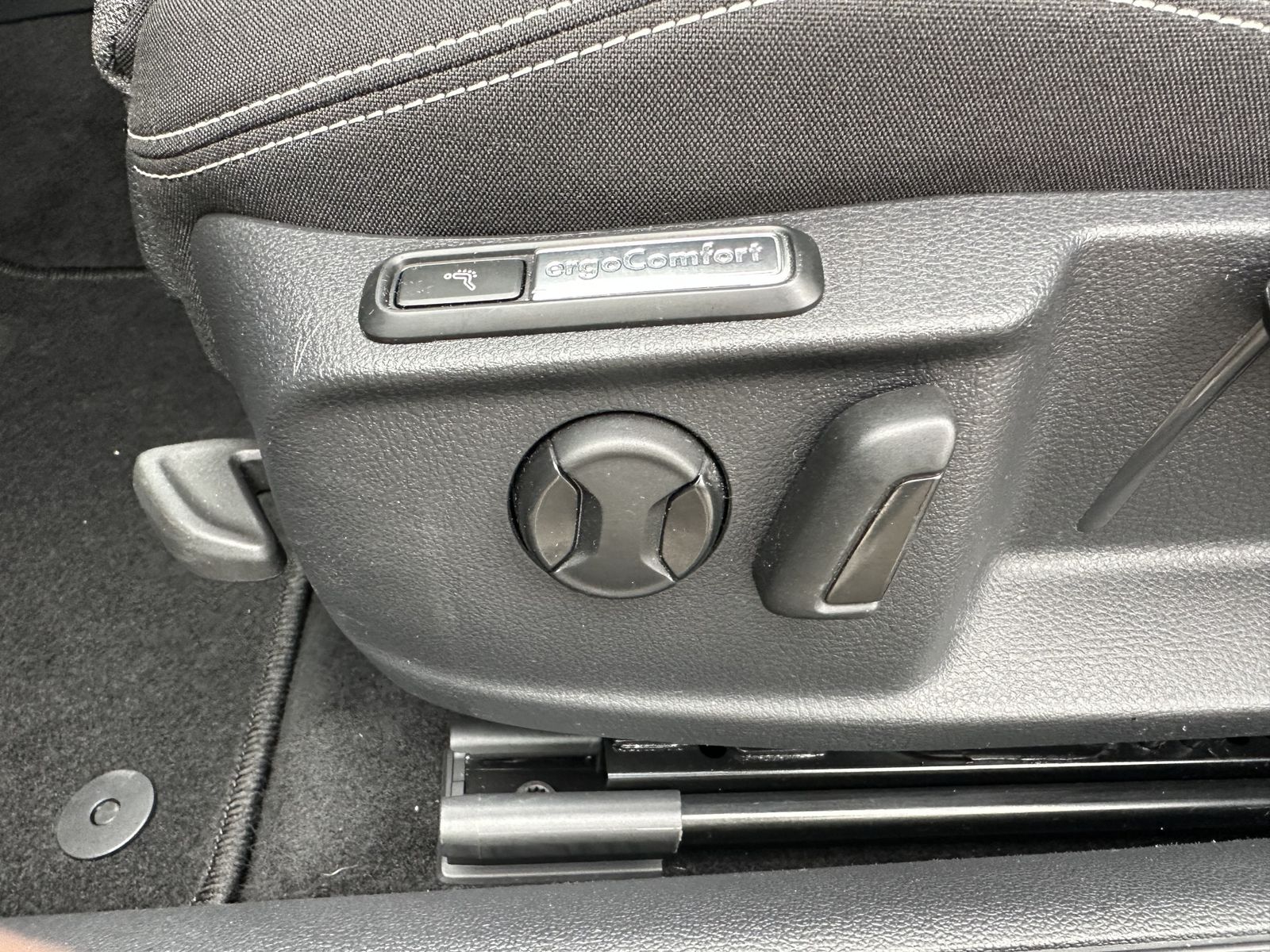 Fahrzeugabbildung Volkswagen Passat Variant GTE NAV+MATRIX+ACC+PANO+AHK+17ZO