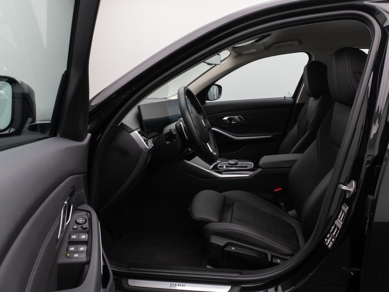 Fahrzeugabbildung BMW 330d xD Lim. Kamera DAB Leder Alarm Sport 18Zoll