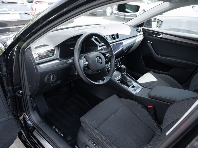 Superb Combi 2.0 TDI Style DSG AHK+MATRIX+RFK+NA