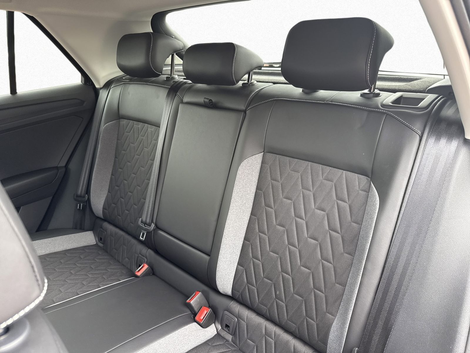 Volkswagen T-Roc - Bild 13