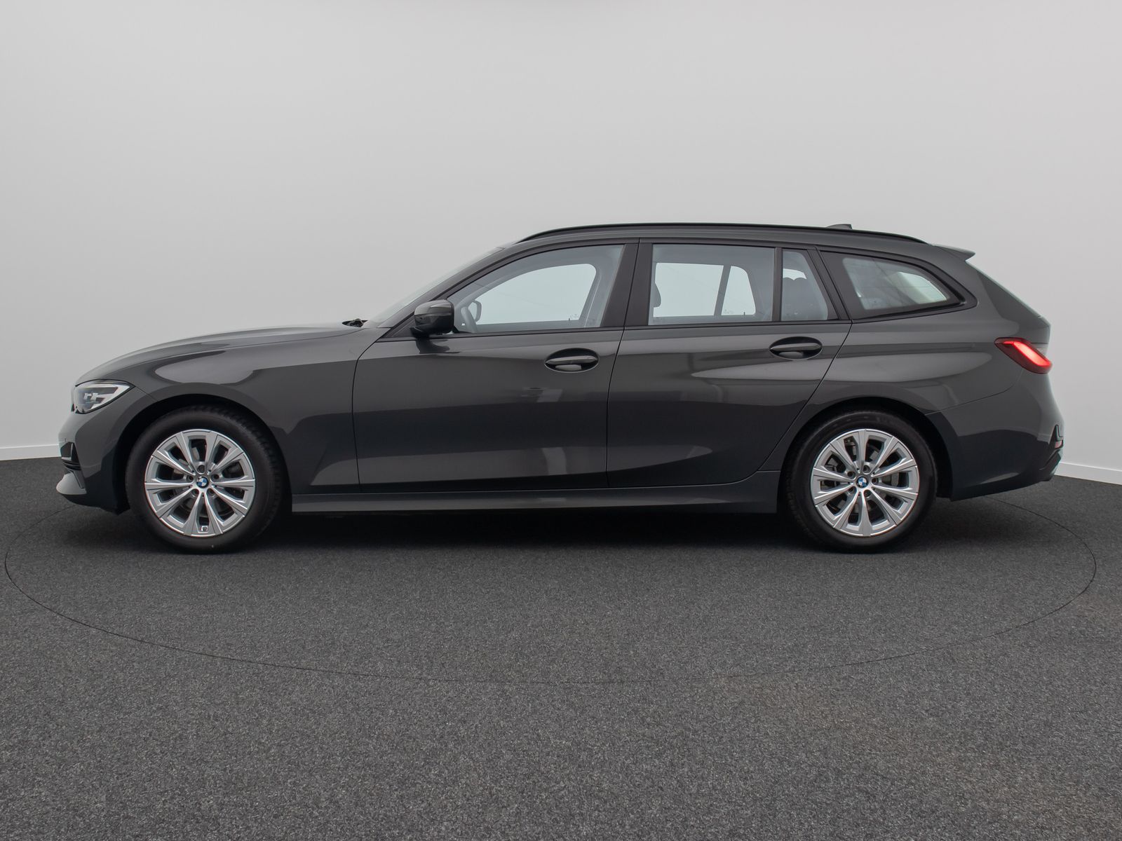 Fahrzeugabbildung BMW 320d Stop&Go Alarm DAB DriveAss AHK FernlichtAss