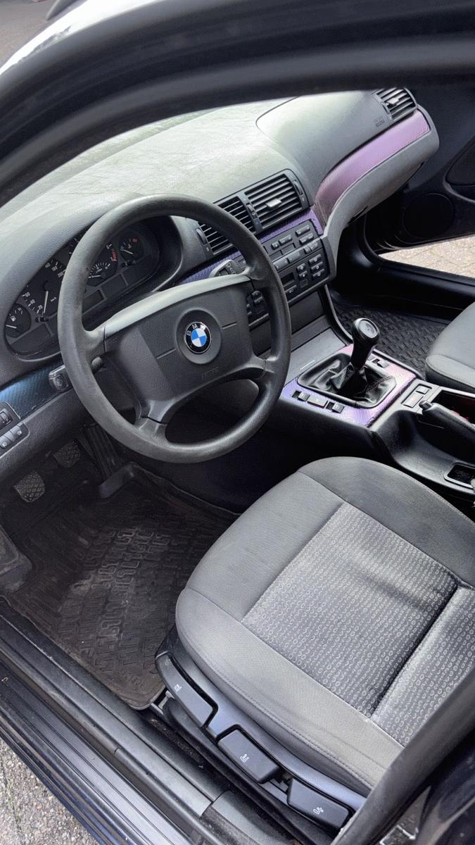 BMW 316 2004 — interior