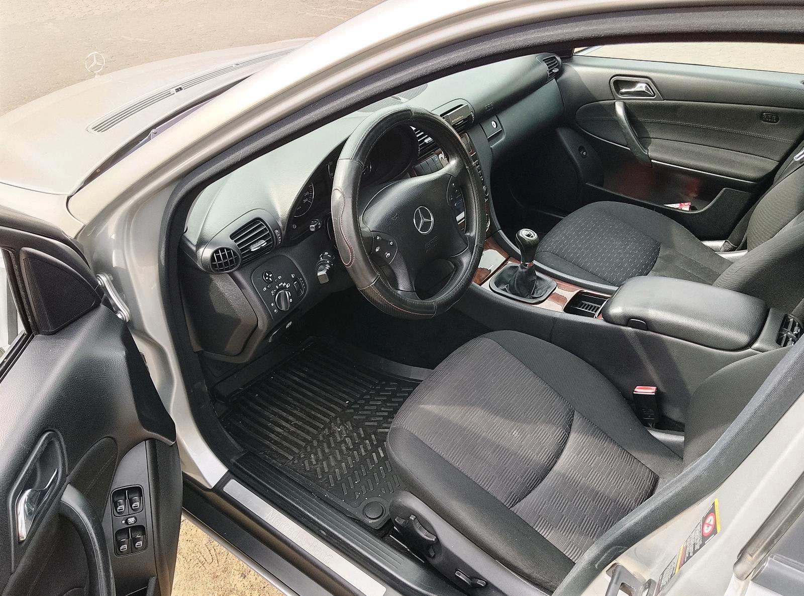 Mercedes-Benz C180 2005 — photo 8