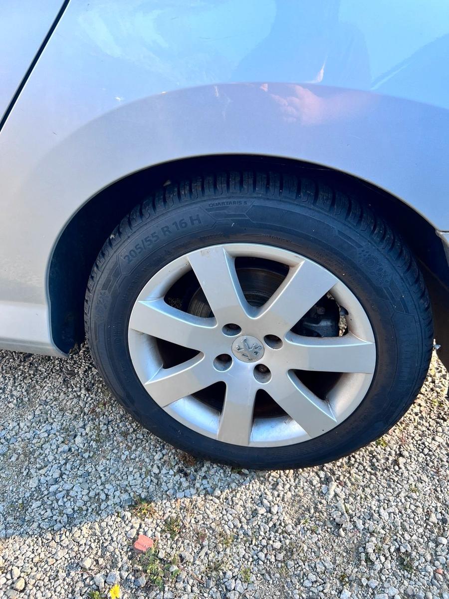 Peugeot 308 2010 — photo 12